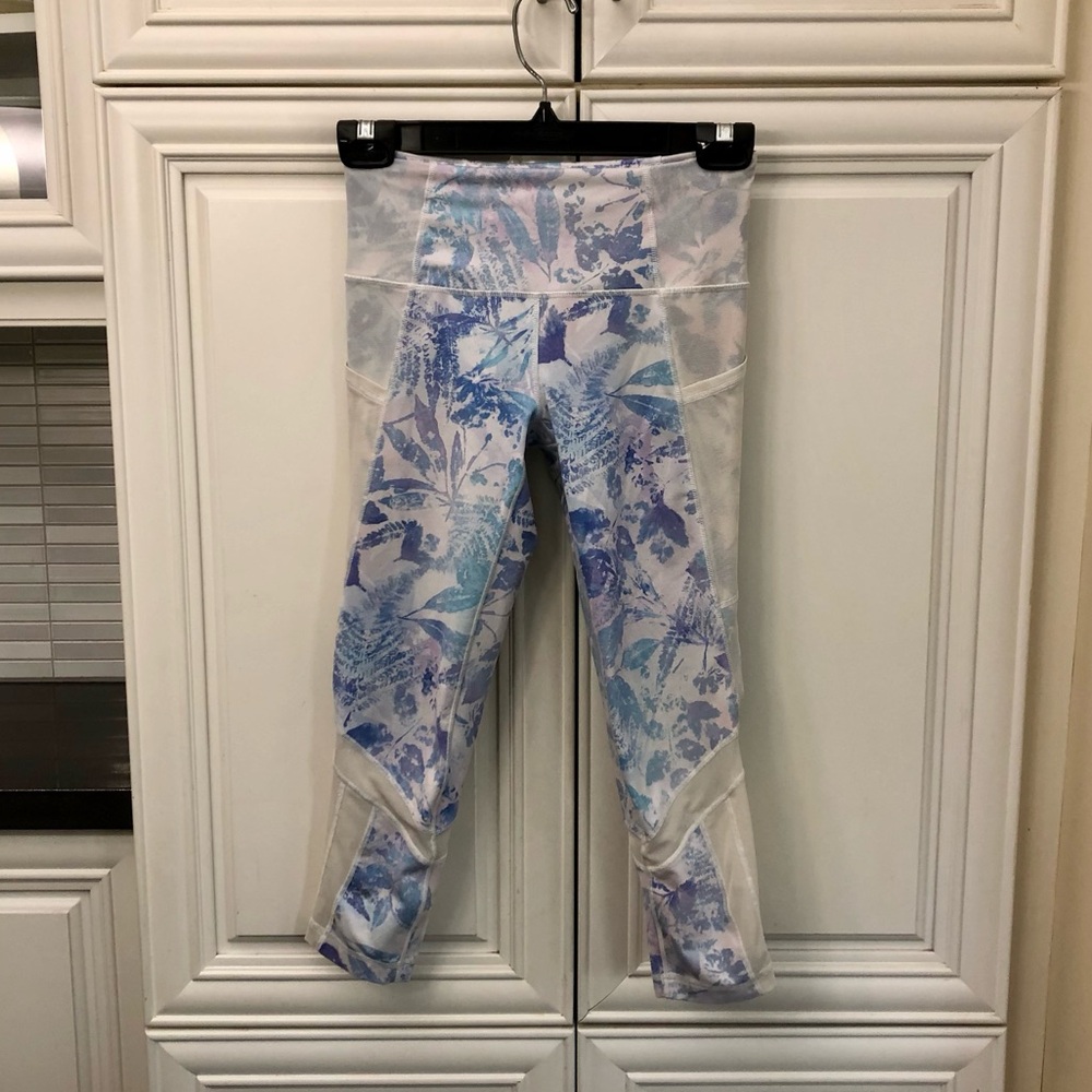 Ivivva by Lululemon girls crop leggings with mesh